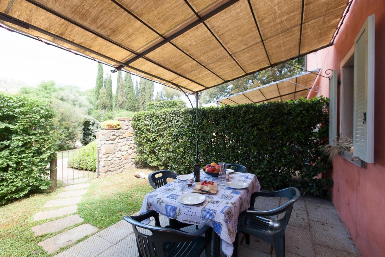 Agriturismo Bio Podere Doganelle Giuncarico エクステリア 写真